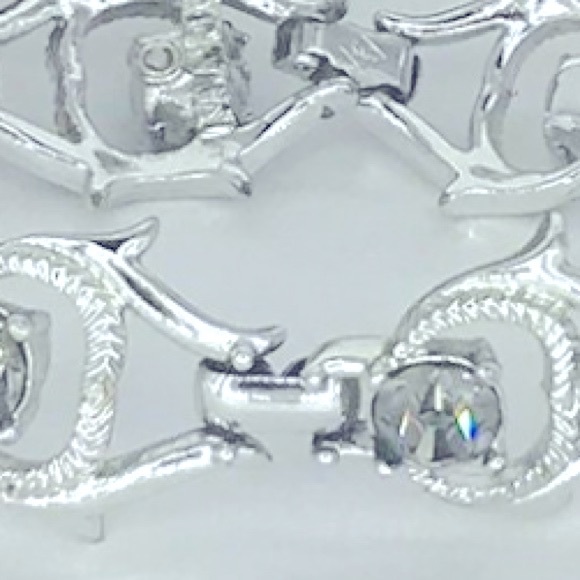 Sarah Coventry “Cool Surrender”Bracelet Silver-tone With Smokey Grey Rhinestones - Picture 6 of 13